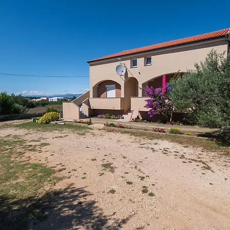 Ana Apartman