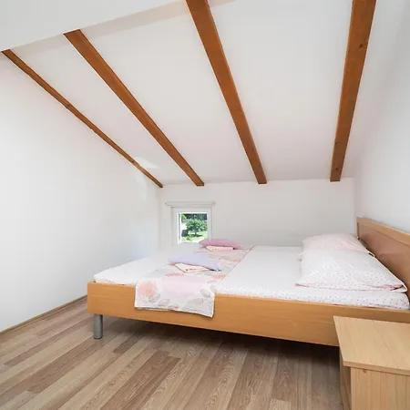 Ana Apartment Vrsi