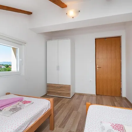 Ana Apartment Vrsi