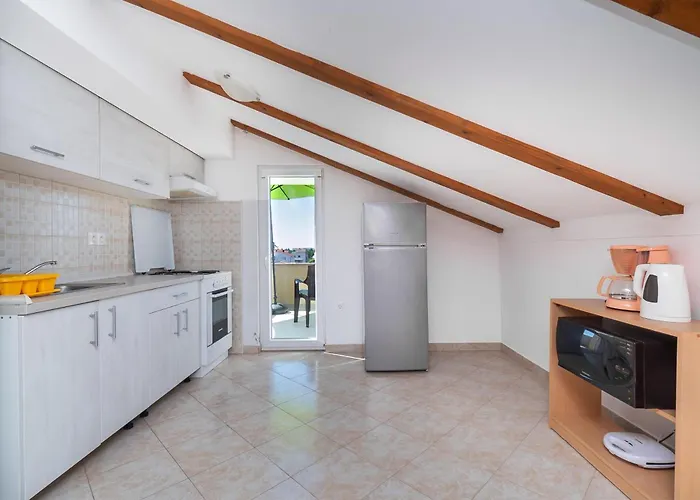 アパート Ana ヴーシ